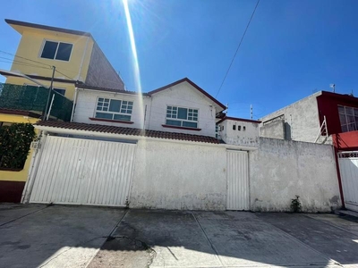 Casa en Venta en Ocho Cedros 2a Sección