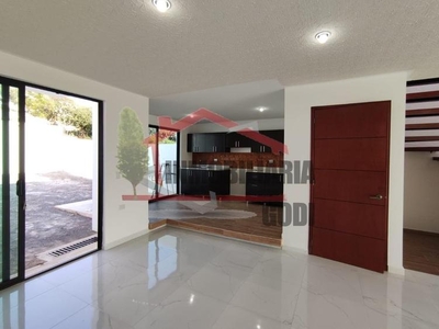 Casas en venta - 320m2 - 4 recámaras - San Juan Del Rio - $2,350,000