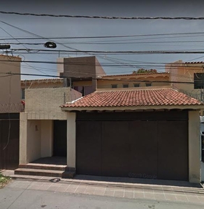 Doomos. Casa en Venta - Fraccionamiento Puerta del Sol - Cuernavaca