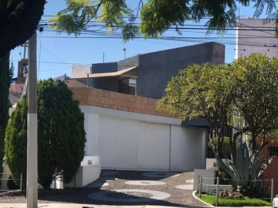 Casa En Venta En Colonia Jardines Del Sol, Zapopan, Jalisco