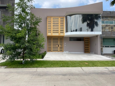 CASA EN VENTA EN PARQUE VIRREYES