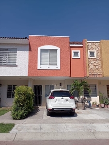 Casa en Venta en Parques de Santa Cruz del Valle, Tlaquepaque