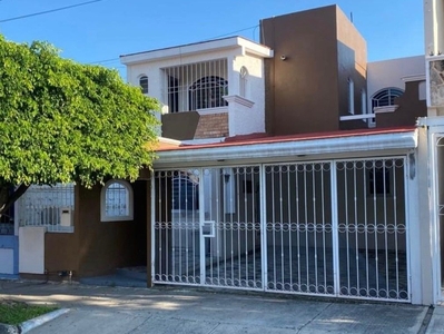 CASA EN VENTA EN TABACHINES, ZAPOPAN, JALISCO.