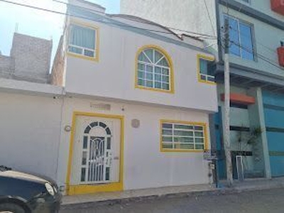 Casa huéspedes Col la Sierrita Querétaro RCV211014-LS