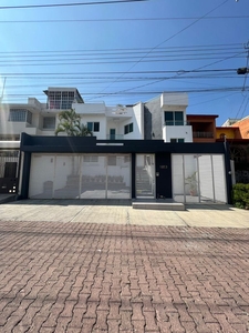 Hermosa Casa en Venta en el Cerro del Tesoro Tlaquepaque