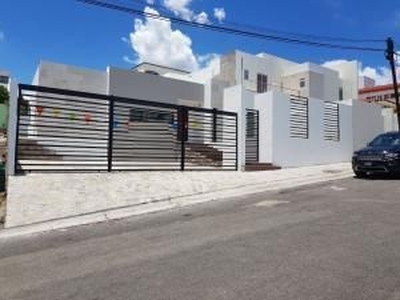 VENTA DE CASA EN VILLAS DEL MESON, JURIQUILLA, QUERETARO.