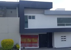 Excelente Casa en Cumbres del Lago