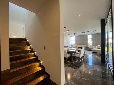 VENTA CASA MODERNA EN LOMAS DEL CAMPANARIO NORTE QUERETARO