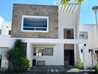 Casa en Renta Parque Yucatán, Zona Cascatta, Lomas de Angelópolis, Puebla - 3 habitaciones - 3 baños - 263 m2