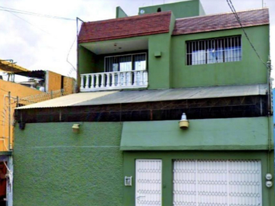 Casa en venta Av Dos Arbolitos 147, Mz 011, Benito Juárez, 57000 Cdad. Nezahualcóyotl, Méx., México