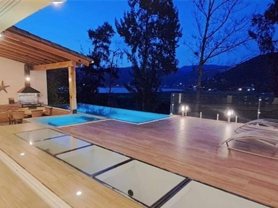 Casa en venta Circuito Avándaro, Valle De Bravo, México, 51200, Mex