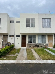 Doomos. Casa en Venta en Fracc. La Moraleja, Zapopan