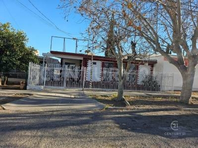 CASA EN VENTA EN FRACCIONAMIENTO ANGEL TRIAS, CHIHUAHUA CHIH.