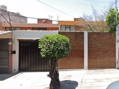 Casa de 3 rec en Calle 9 Sur, Col. Prados Agua Azul, Puebla, Pue.