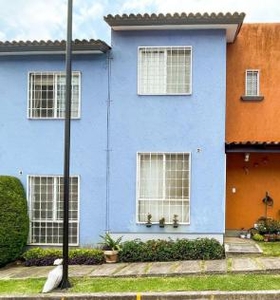 Doomos. Casa en Fraccionamiento Bugambilia Blanca Cuernavaca