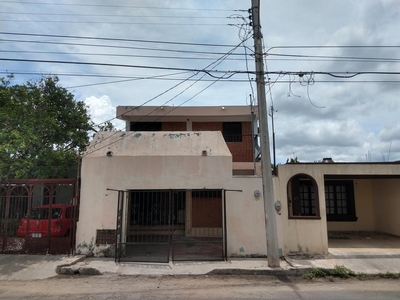 Doomos. Casa en Oportunidad para remodelar en el Centro de Mérida