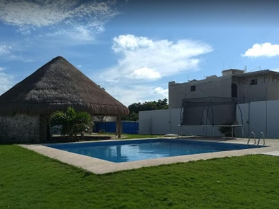 Doomos. CASA EN RESIDENCIAL PLAYA AZUL, PLAYA DEL CARMEN-REMATE