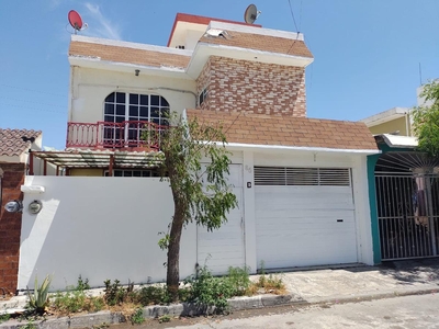 Doomos. Casa en venta con recámara en PB en Fracc. Laguna Real en Veracruz, Ver.
