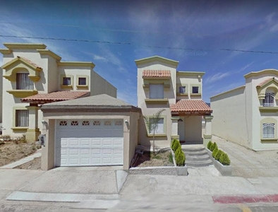 Doomos. Casa en Venta en Ensenada, Baja California. Col. Adolfo Ruiz Cortines Calle Nereida.