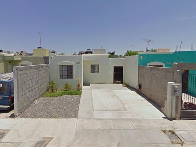 Doomos. Casa en Venta en La Paz, Baja California. Col. El Camino Real Calle De La Hacienda.