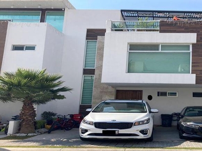 Doomos. CASA EN VENTA EN PARQUE MEDITARRANEO PUEBLA