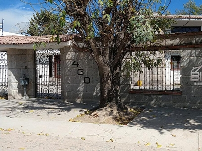 Doomos. Casa en venta en remate bancario - Fraccionamiento Jurica, Querétaro