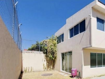 Doomos. CASA EN VENTA EN SAN BERNARDINO TLAXCALANCINGO, ZONA SAN ANDRÉS CHOLULA