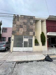 Doomos. Casa en Venta en Unidad habitacional Morelos INFONAVIT en Aguascalientes.