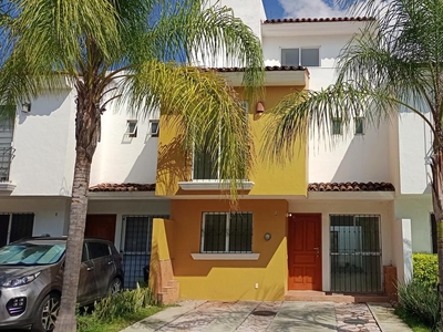 Doomos. CASA EN VENTA ZAPOPAN NORTE ZONA LA CIMA