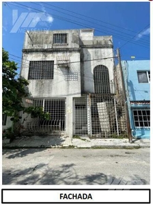 Doomos. Edificio de Departamentos 3 Niveles en Venta, en Sm 74, Col. Lombardo Toledano, Cancún, Q. Roo, Escritura con Posesión, Solo contado, Muy negociable Clave 59241