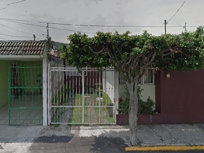 Doomos. VENDO REMATO Casa en CORDOBA 2000