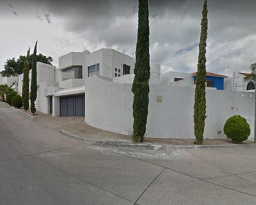 Doomos. Venta Casa 4 Habitaciones 3 Baños de Remate en Lomas Cuarta Seccion San Luis Potosi