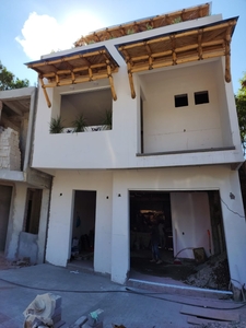 Doomos. VILLA EN CONDOMINIO NUEVA A LA VENTA EN CALETA ACAPULCO