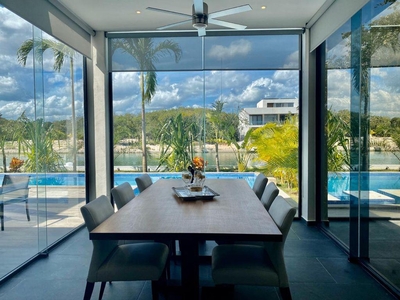 Doomos. Villa en Venta en Puerto Aventuras