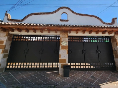 Casa En Cuernavaca Con Alberca