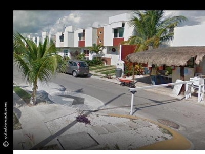 Doomos. Casa en condominio en Playa Azul Solidaridad Quintana Roo en Remate