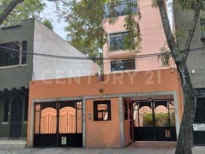 Se Vende Casa en Condominio Horizontal de 8 Casas, San Miguel Chapultepec, CDMX.