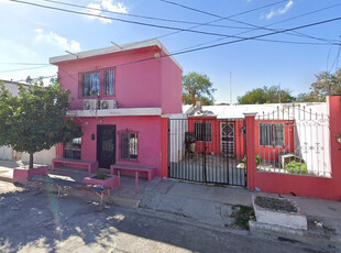 Casa En Remate Bancario En Calle Denise, Centro, Reynosa, Tamaulipas. (65% Debajo De Su Valor Comercial, Solo Recursos Propios, Unica Oportunidad) -ijmo2