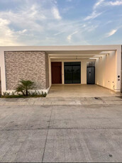 Casa En Venta En Veracruz Con Un Nivel En Fracc. Punto Lomas