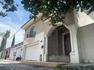 Doomos. Casa en Venta Colonia Anahuac, San Nicolas