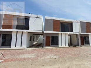 Doomos. SE RENTA AMPLIA CASA EN CONDOMINIO A 100 M DE LA AVE HIDALGO (CLUB DE LEONES DE TAMPICO) EN COLONIA ARENAL EN TAMPICO, TAMAULIPAS