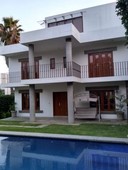 SE VENDE hermosa casa con excelente ubicación en Jardines de Cuernavaca