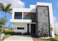 casas en venta - 200m2 - 3 recámaras - lomas de angelópolis - 5,000,000