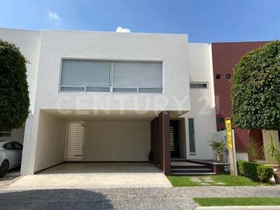 VENTA DE CASA EN LOMAS DE ANGELOPOLIS CLÚSTER 222. PUEBLA