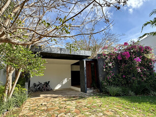 Casa De Una Sola Planta En El Yucatán Country Club