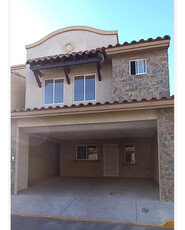 Casa En Venta En Pachuca Hidalgo Fraccionamiento Real Madeira Pachuca Hidalgo Casa Club Con Amenidades Frente A Área Verde