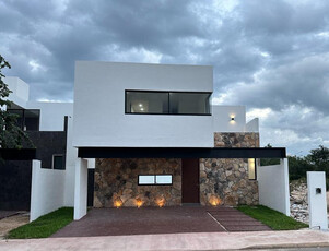 Departamento En Venta En Col. Maya, Mérida De Lujo Con Amenidades