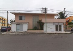 Casa de 3 recámaras con amplios espacios en La Tampiquera