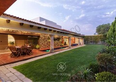 casa de un piso estilo mexicano en club de golf balvanera polo & country club con alberca y auto sustentable con energía solar