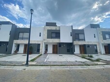 Casa en venta a estrenar con Roof garden en lomas de Angelópolis